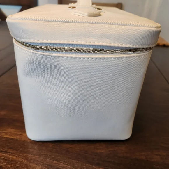 Dior VIP Mirrored Train Case With Towel And Headband Prestige 8x6x6 White Gold - Picture 16 of 16